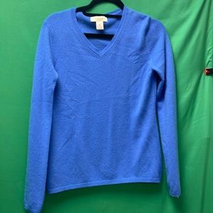Cashmere blue pull over v neck